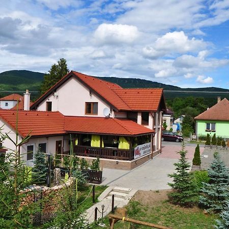Andras Penzion Krásnohorské Podhradie Buitenkant foto
