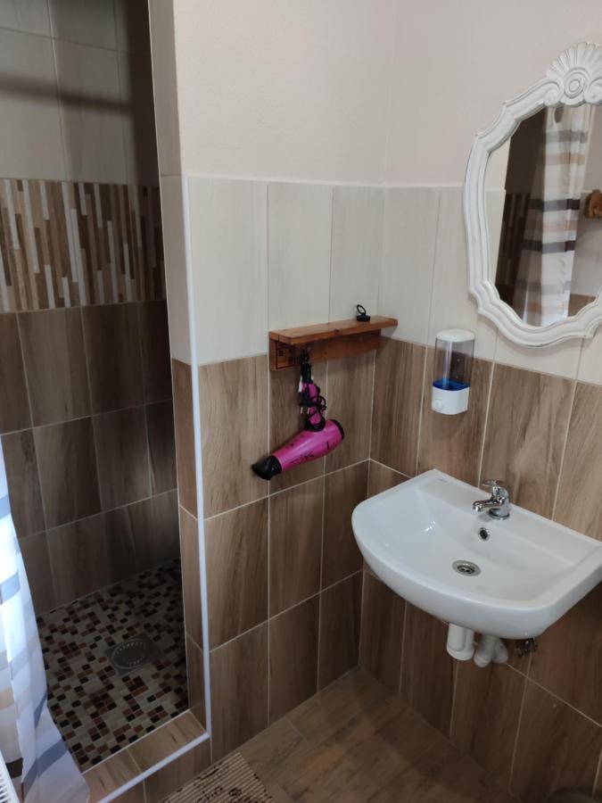 Andras Penzion Krásnohorské Podhradie Buitenkant foto