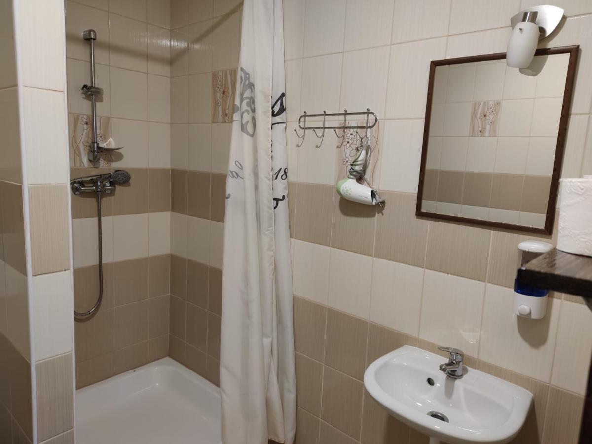 Andras Penzion Krásnohorské Podhradie Buitenkant foto