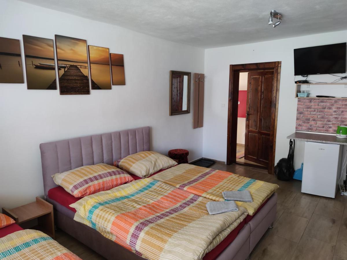 Andras Penzion Krásnohorské Podhradie Buitenkant foto