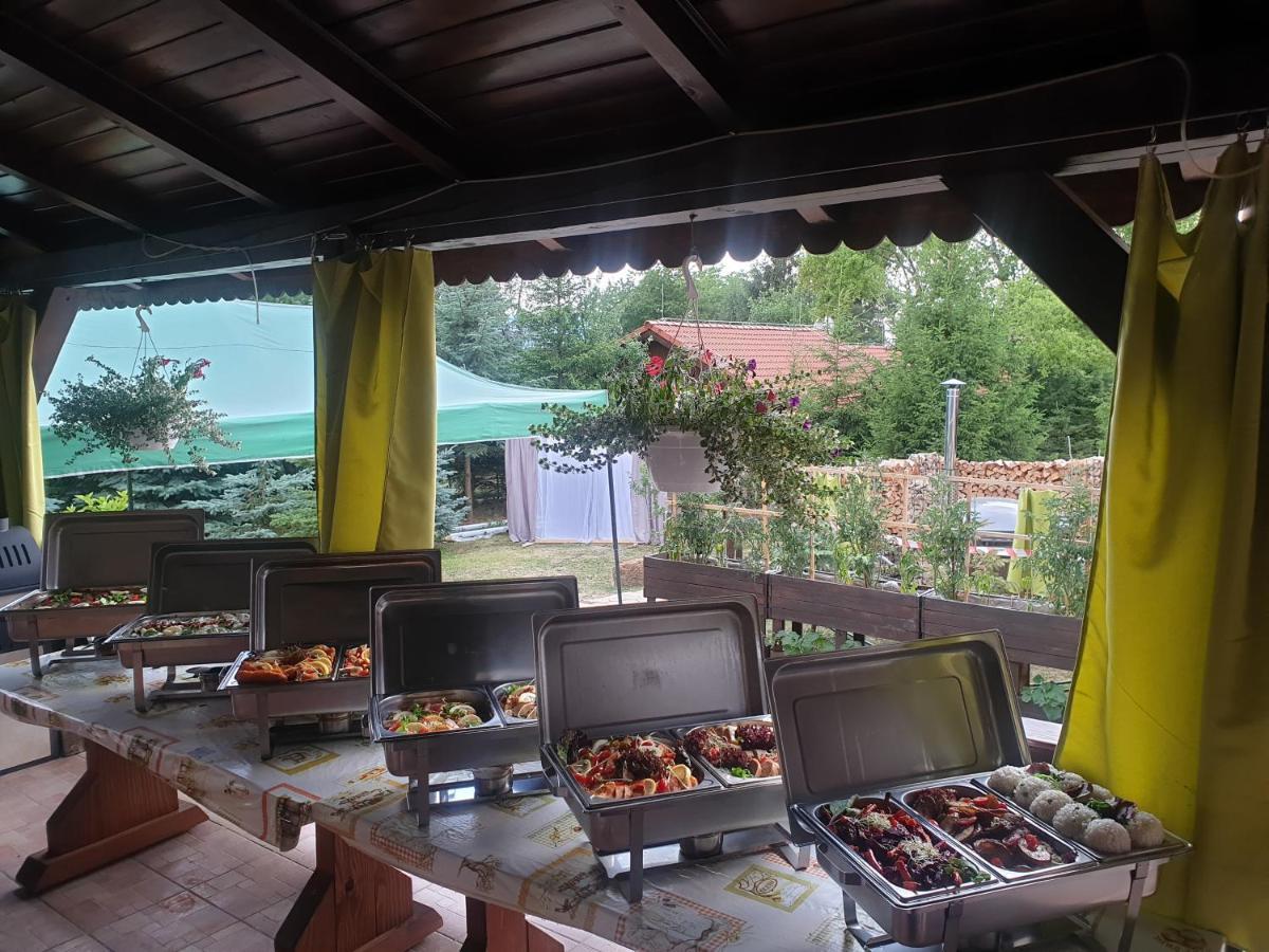 Andras Penzion Krásnohorské Podhradie Buitenkant foto