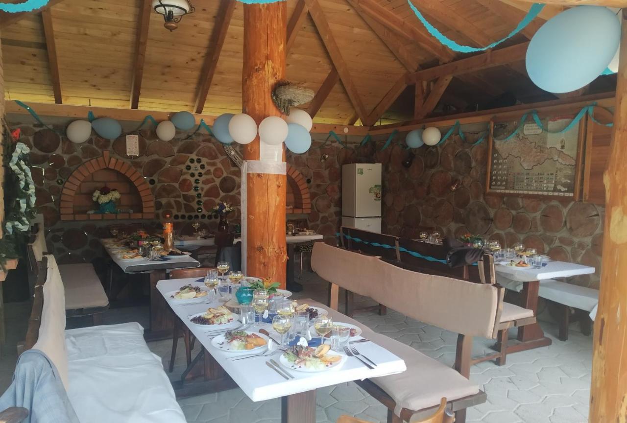 Andras Penzion Krásnohorské Podhradie Buitenkant foto