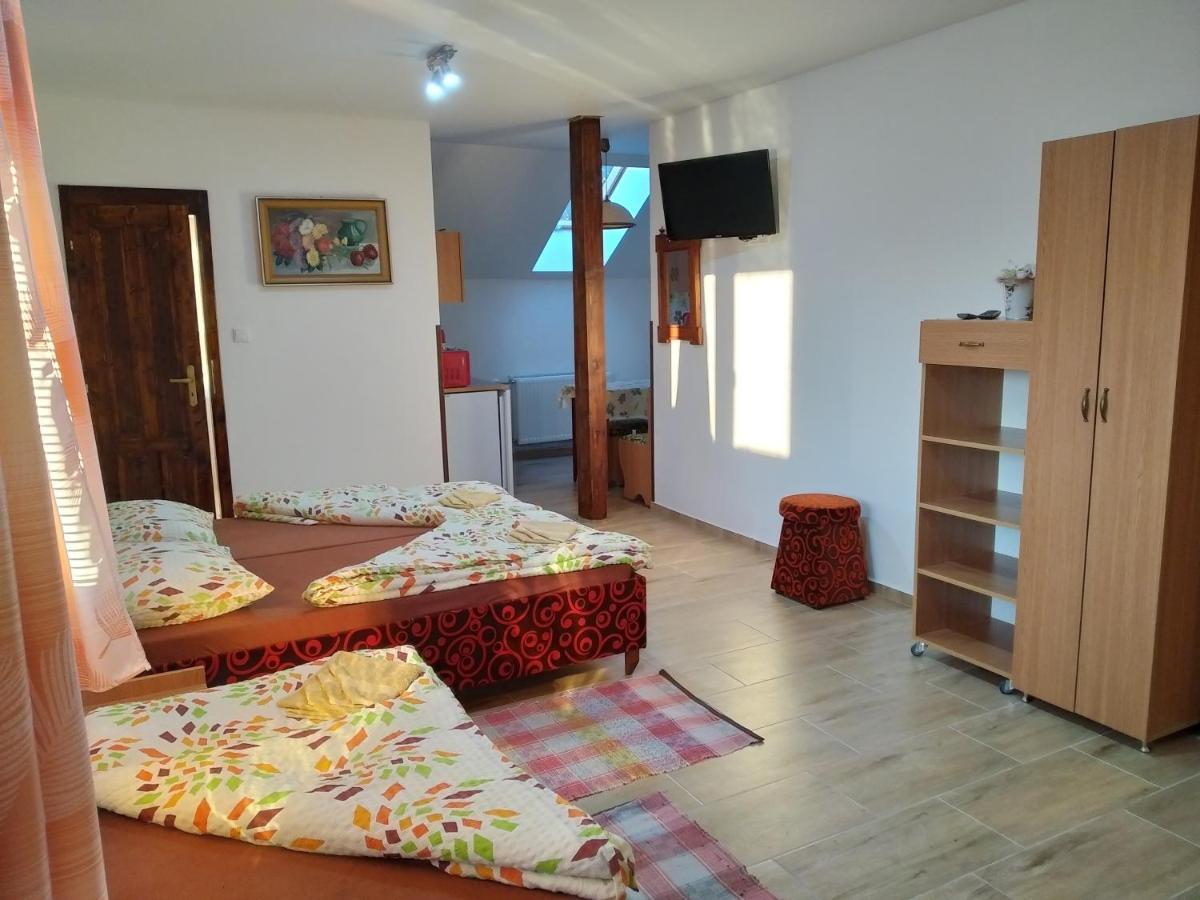 Andras Penzion Krásnohorské Podhradie Buitenkant foto