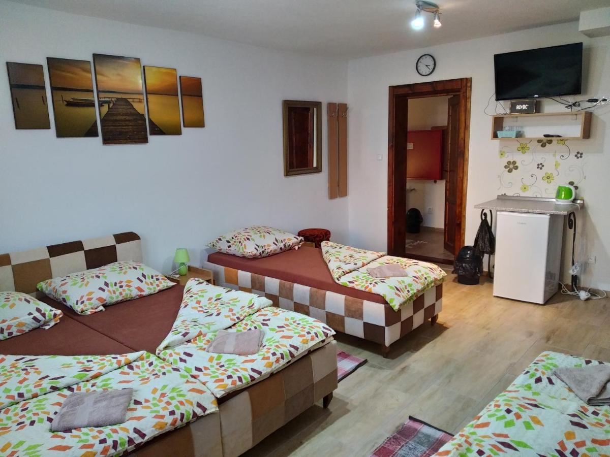 Andras Penzion Krásnohorské Podhradie Buitenkant foto
