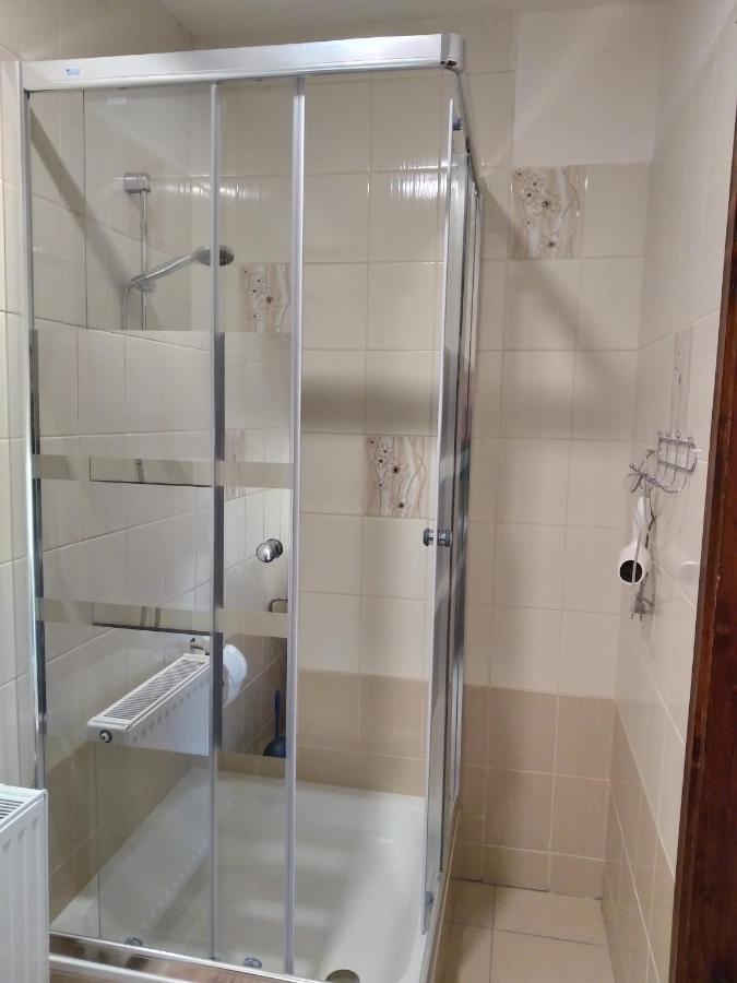 Andras Penzion Krásnohorské Podhradie Buitenkant foto